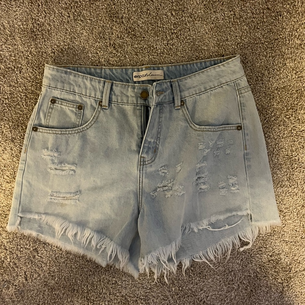 BRAND NEW never worn Ripcurl light wash denim shorts size 28